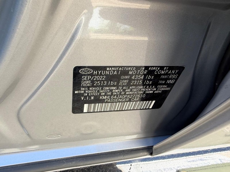 Hyundai Sonata Vehicle Full-screen Gallery Image 20