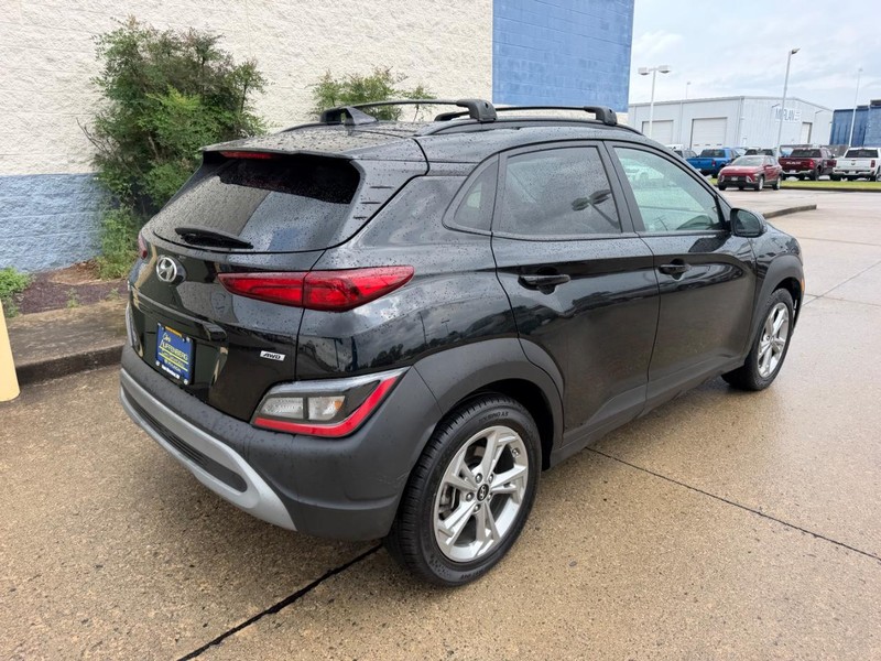 Hyundai Kona Vehicle Full-screen Gallery Image 03