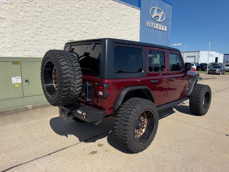 Jeep Wrangler Vehicle Full-screen Gallery Image 03
