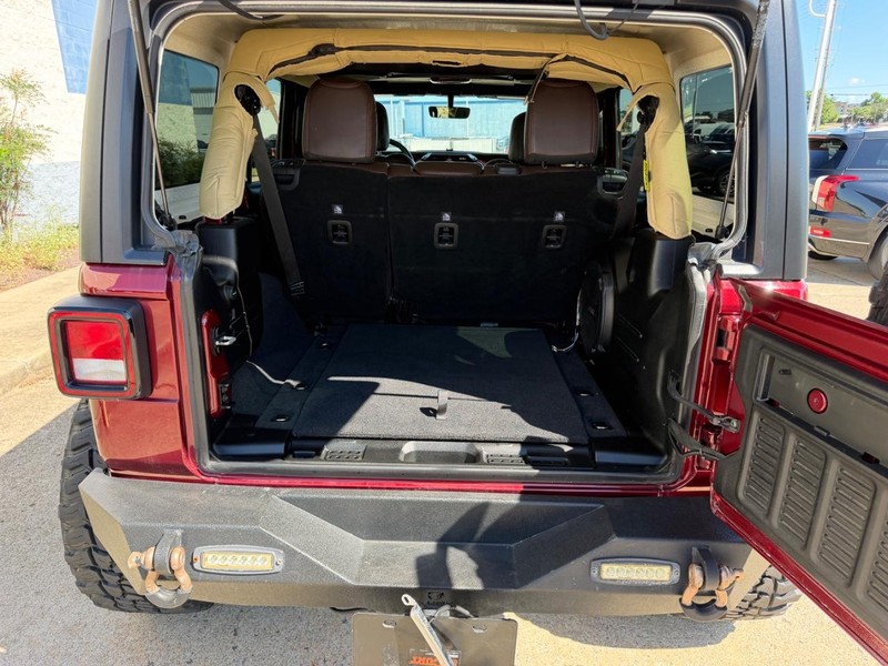 Jeep Wrangler Vehicle Full-screen Gallery Image 05