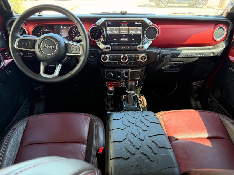 Jeep Wrangler Vehicle Full-screen Gallery Image 08