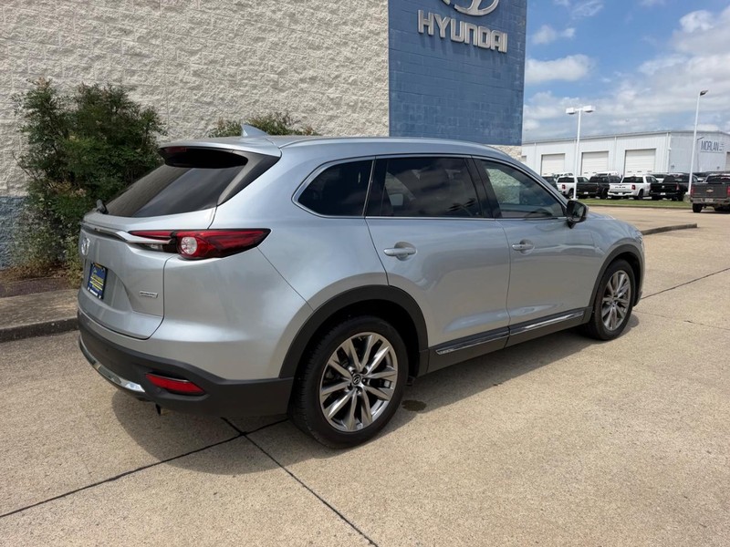 Mazda CX-9 Vehicle Full-screen Gallery Image 03