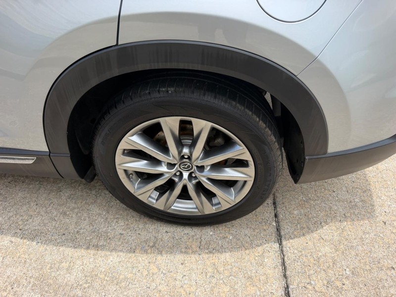 Mazda CX-9 Vehicle Full-screen Gallery Image 07