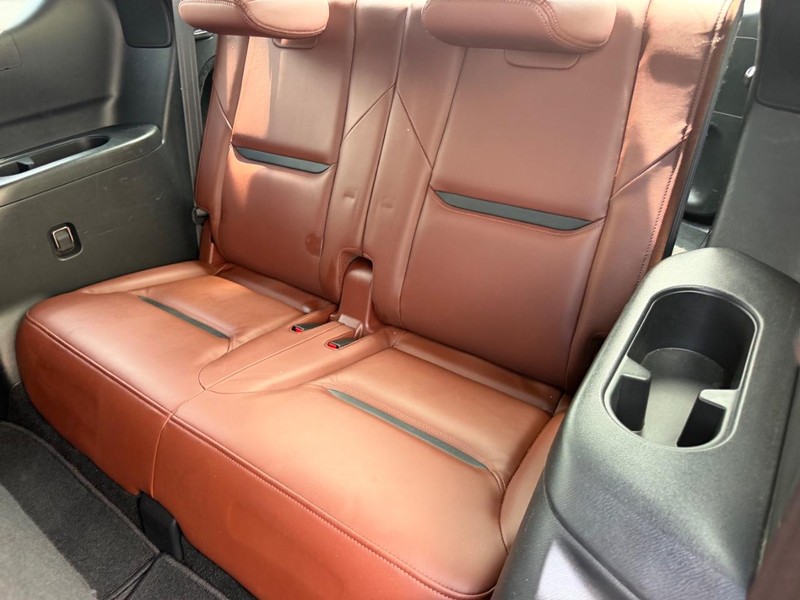 Mazda CX-9 Vehicle Full-screen Gallery Image 08
