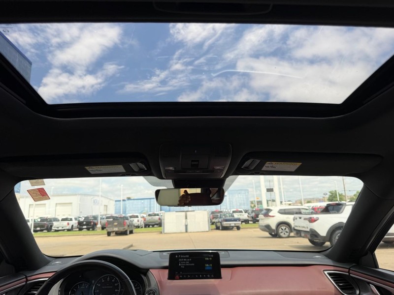 Mazda CX-9 Vehicle Full-screen Gallery Image 11