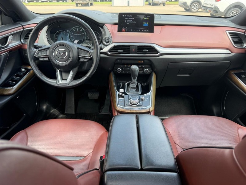 Mazda CX-9 Vehicle Full-screen Gallery Image 12