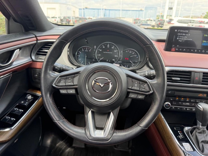 Mazda CX-9 Vehicle Full-screen Gallery Image 13