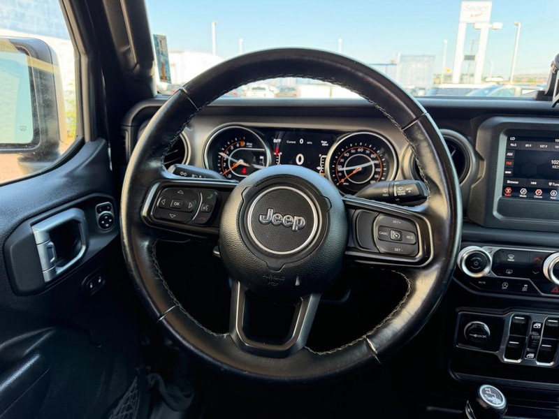 Jeep Gladiator Vehicle Full-screen Gallery Image 09