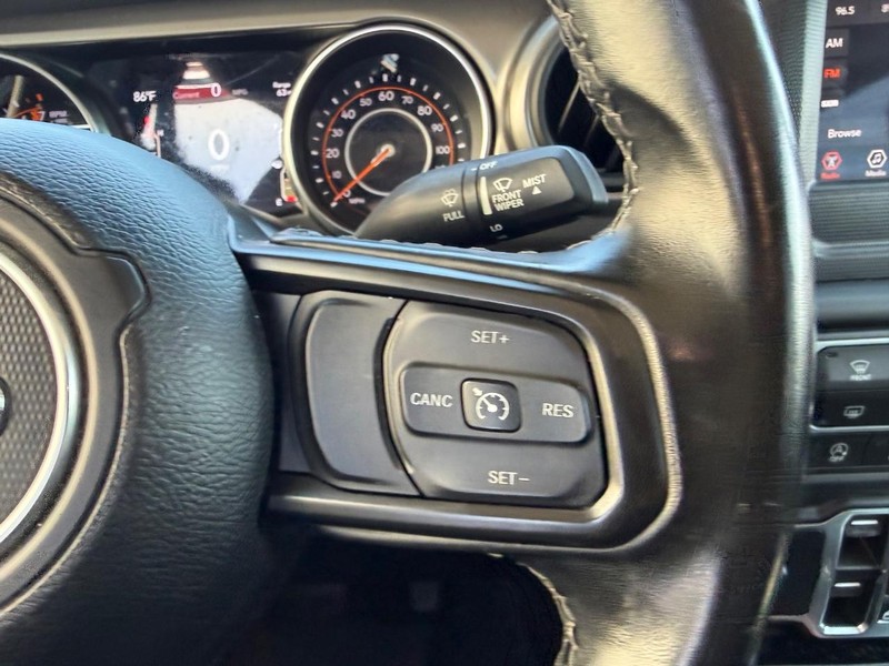 Jeep Gladiator Vehicle Full-screen Gallery Image 11