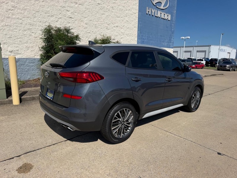 Hyundai Tucson Vehicle Full-screen Gallery Image 03