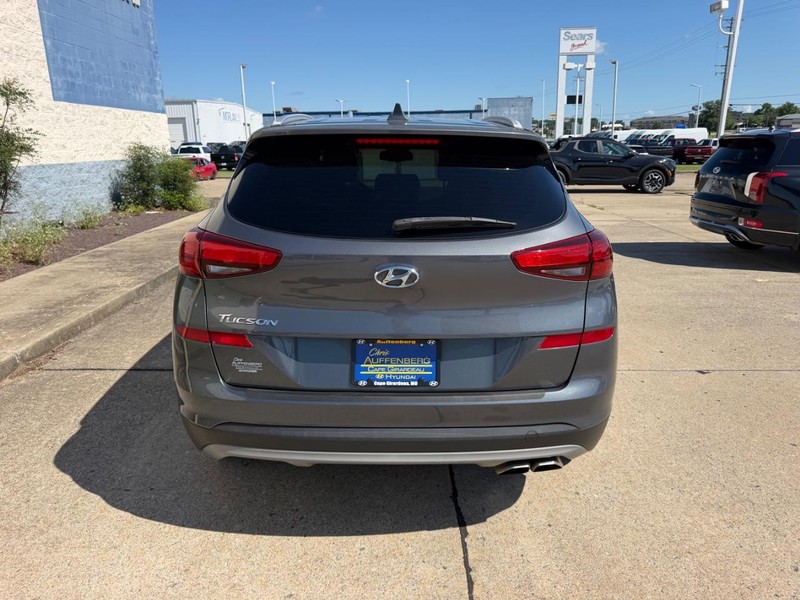 Hyundai Tucson Vehicle Full-screen Gallery Image 04