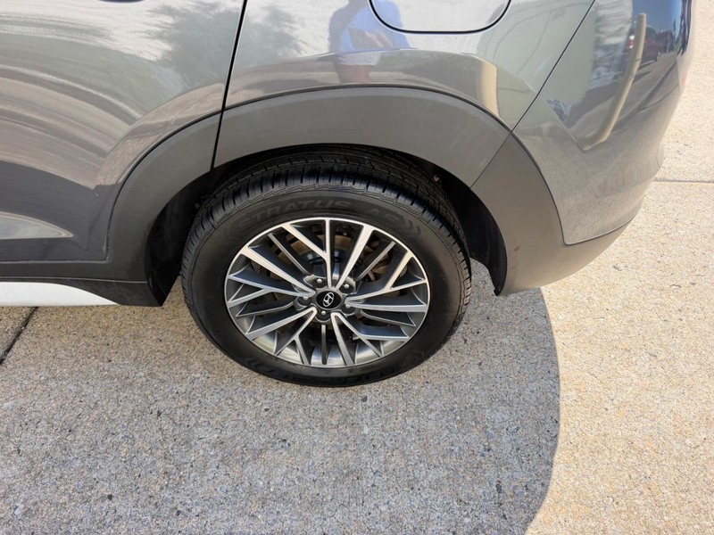 Hyundai Tucson Vehicle Full-screen Gallery Image 06