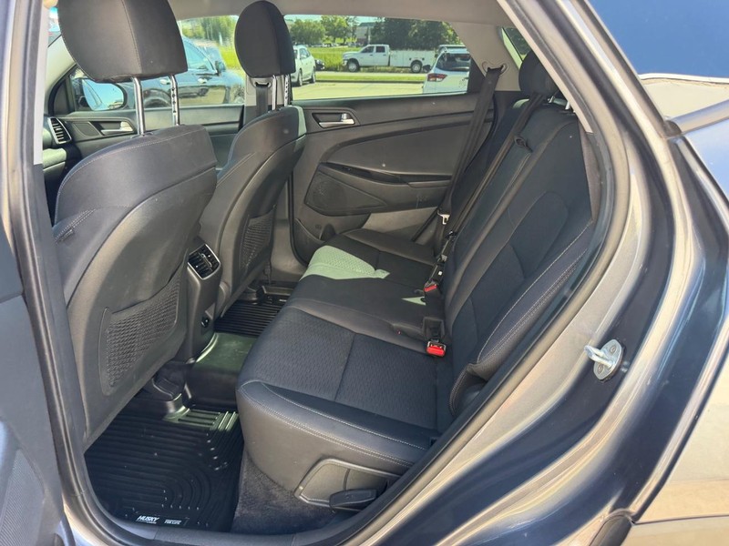 Hyundai Tucson Vehicle Full-screen Gallery Image 07