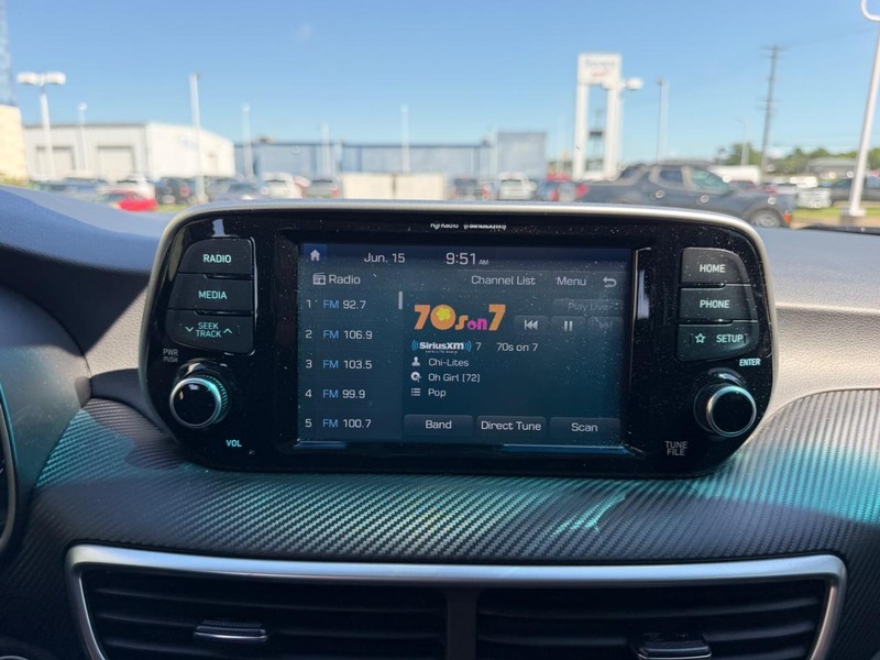 Hyundai Tucson Vehicle Full-screen Gallery Image 12