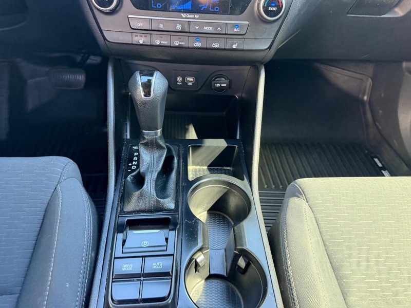 Hyundai Tucson Vehicle Full-screen Gallery Image 14