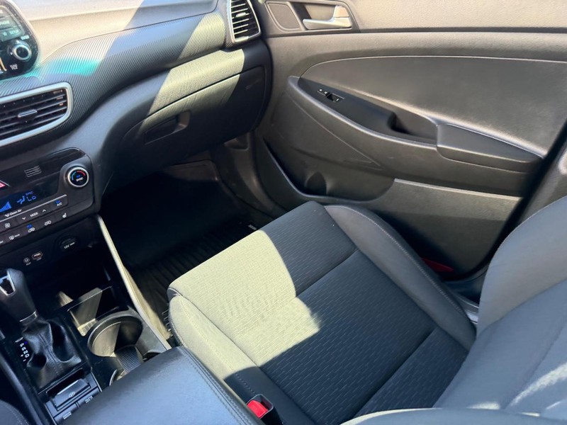 Hyundai Tucson Vehicle Full-screen Gallery Image 15