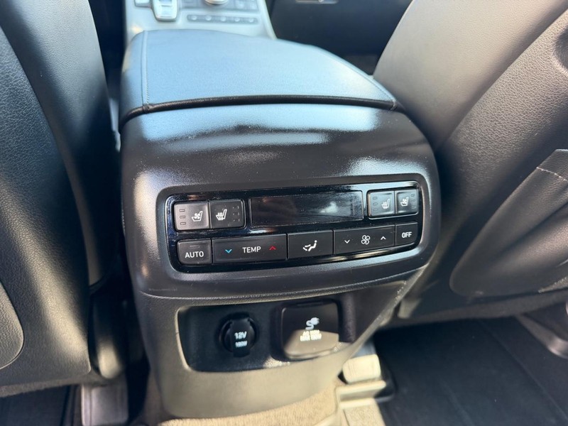 Hyundai Palisade Vehicle Full-screen Gallery Image 11