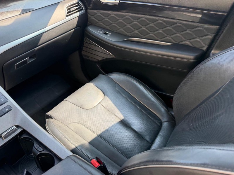 Hyundai Palisade Vehicle Full-screen Gallery Image 18