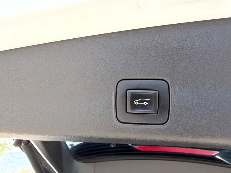 Chevrolet TrailBlazer Vehicle Full-screen Gallery Image 06