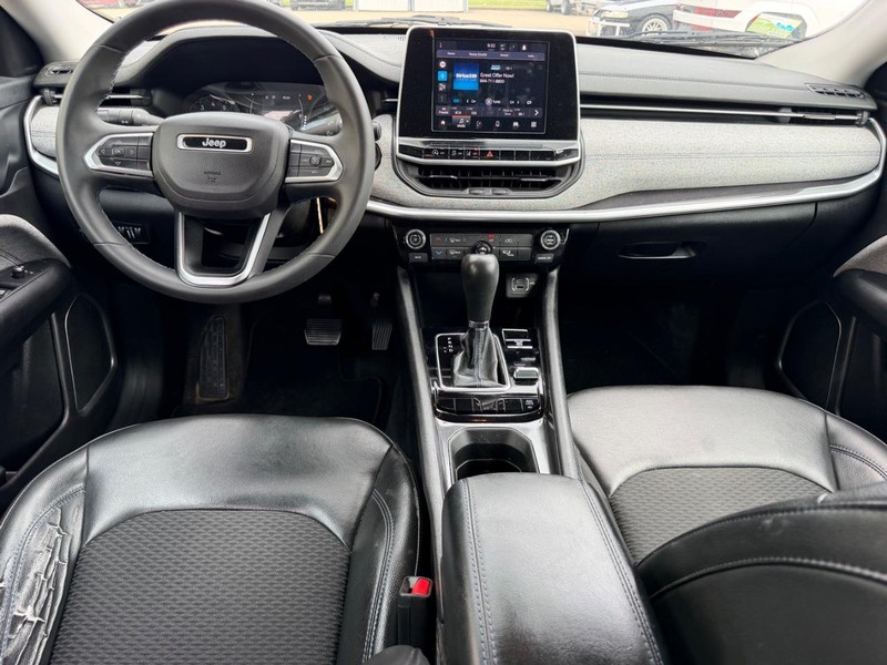 Jeep Compass Vehicle Full-screen Gallery Image 08