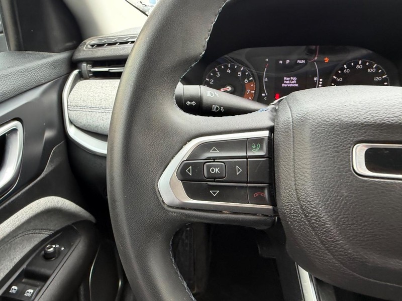 Jeep Compass Vehicle Full-screen Gallery Image 10