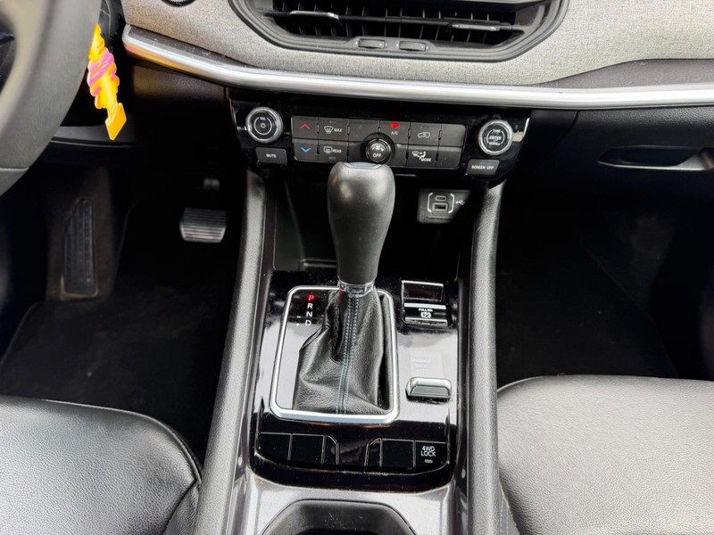 Jeep Compass Vehicle Full-screen Gallery Image 14