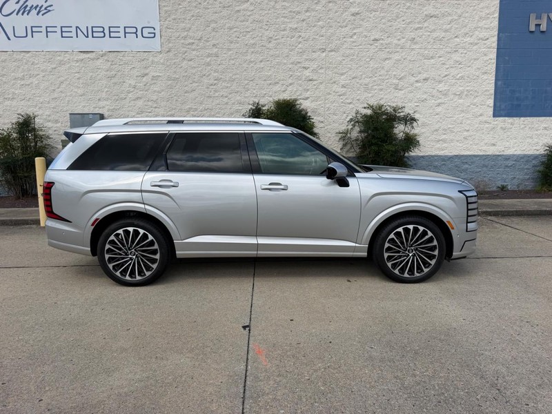 Hyundai Palisade Hybrid Vehicle Full-screen Gallery Image 02