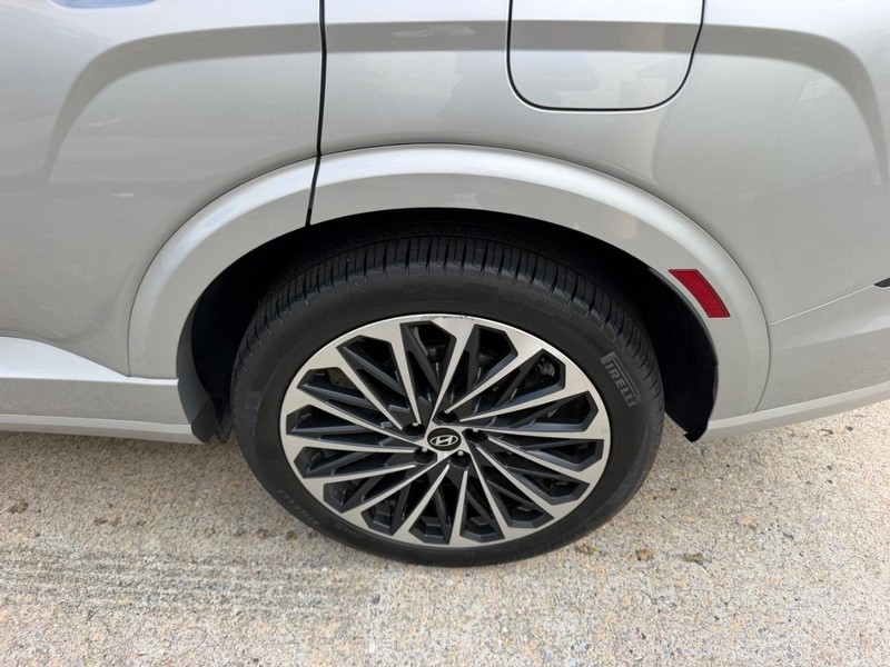 Hyundai Palisade Hybrid Vehicle Full-screen Gallery Image 07