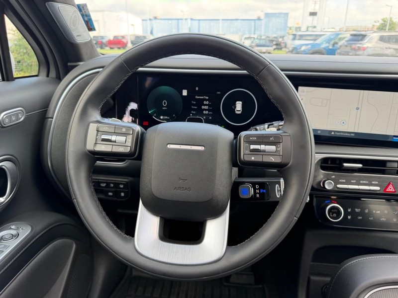 Hyundai Palisade Hybrid Vehicle Full-screen Gallery Image 13