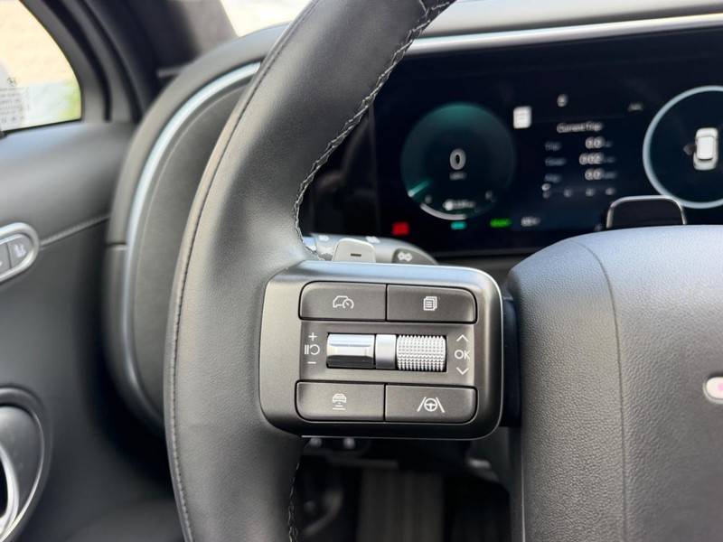 Hyundai Palisade Hybrid Vehicle Full-screen Gallery Image 14