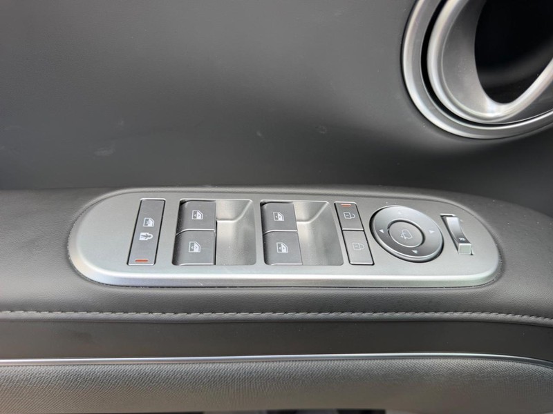 Hyundai Palisade Hybrid Vehicle Full-screen Gallery Image 20
