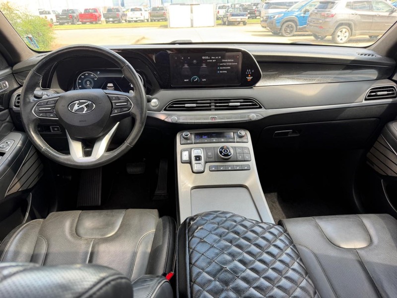 Hyundai Palisade Vehicle Full-screen Gallery Image 12