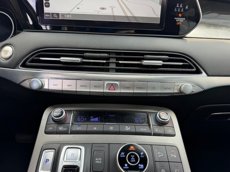 Hyundai Palisade Vehicle Full-screen Gallery Image 17