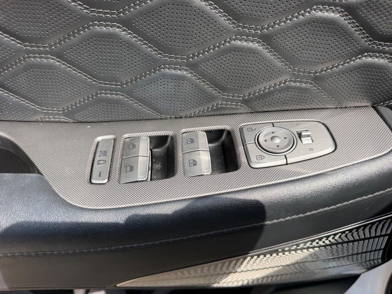 Hyundai Palisade Vehicle Full-screen Gallery Image 20