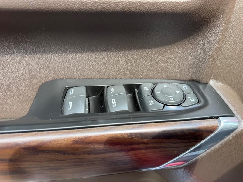 GMC Sierra 1500 Vehicle Full-screen Gallery Image 15