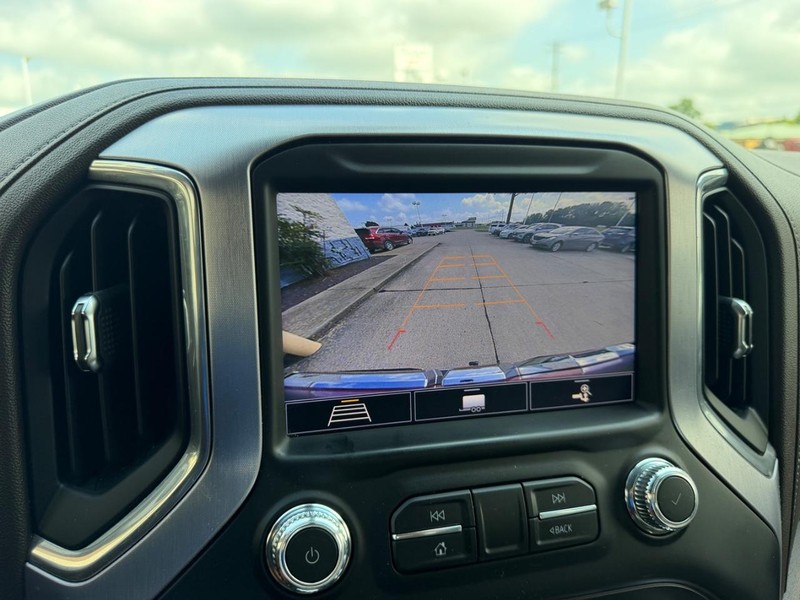 GMC Sierra 1500 Vehicle Full-screen Gallery Image 19