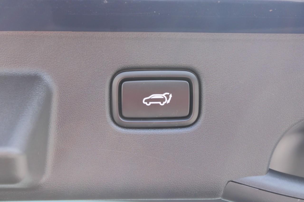 Kia EV6 Vehicle Full-screen Gallery Image 06