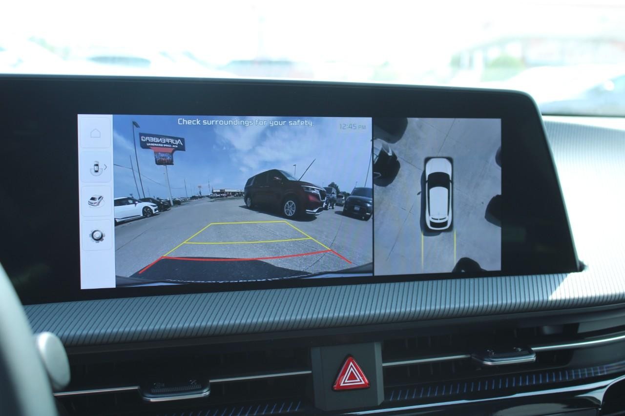 Kia EV6 Vehicle Full-screen Gallery Image 21