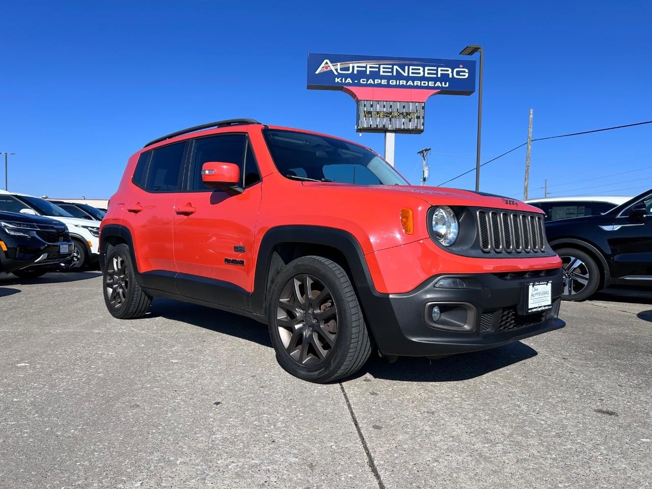 The 2016 Jeep Renegade 2WD 75th Anniversary photos