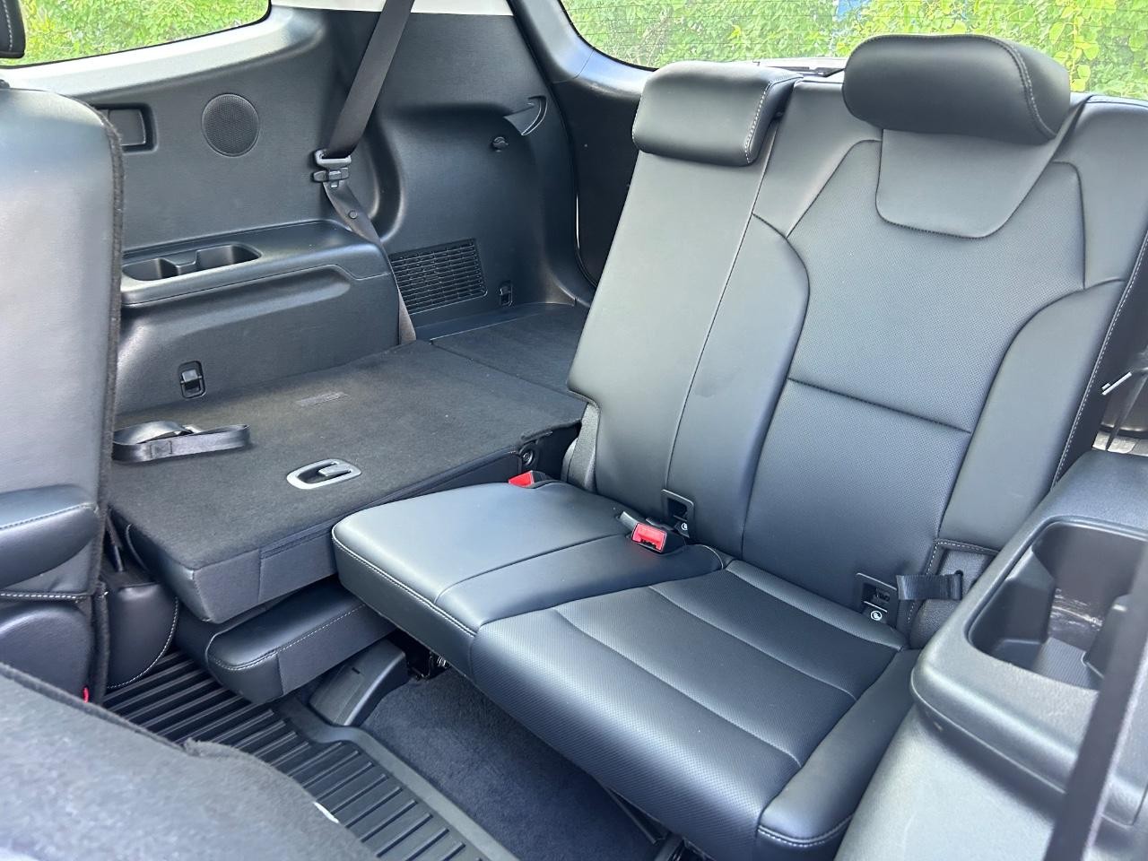 Kia Telluride Vehicle Full-screen Gallery Image 07