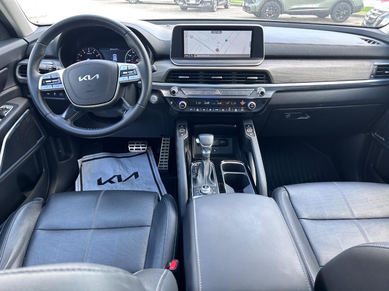 Kia Telluride Vehicle Full-screen Gallery Image 11