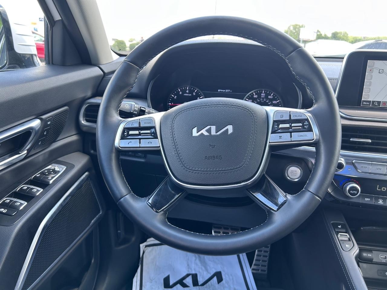 Kia Telluride Vehicle Full-screen Gallery Image 12