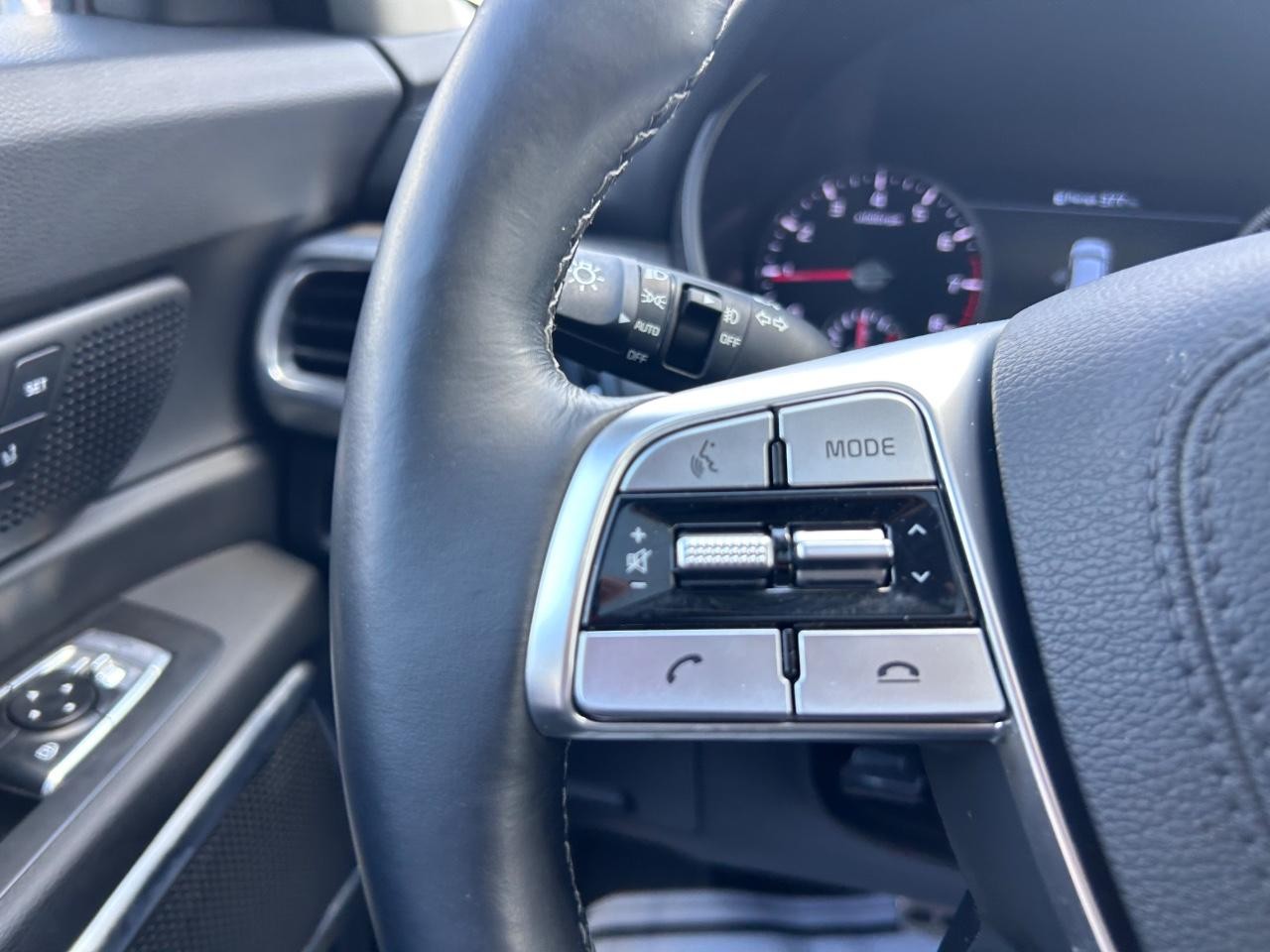 Kia Telluride Vehicle Full-screen Gallery Image 13