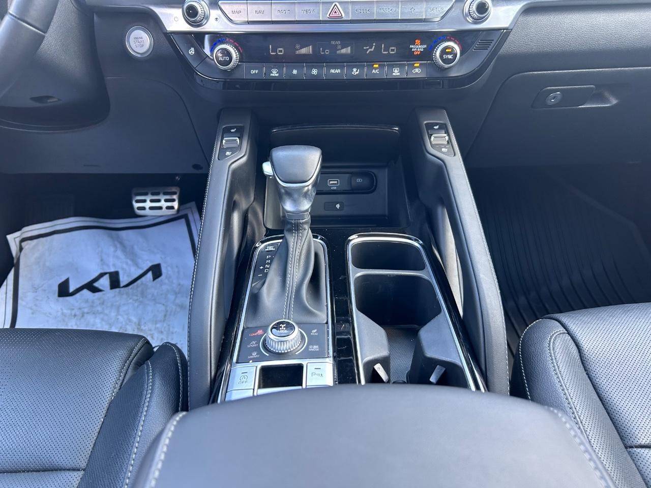 Kia Telluride Vehicle Full-screen Gallery Image 17