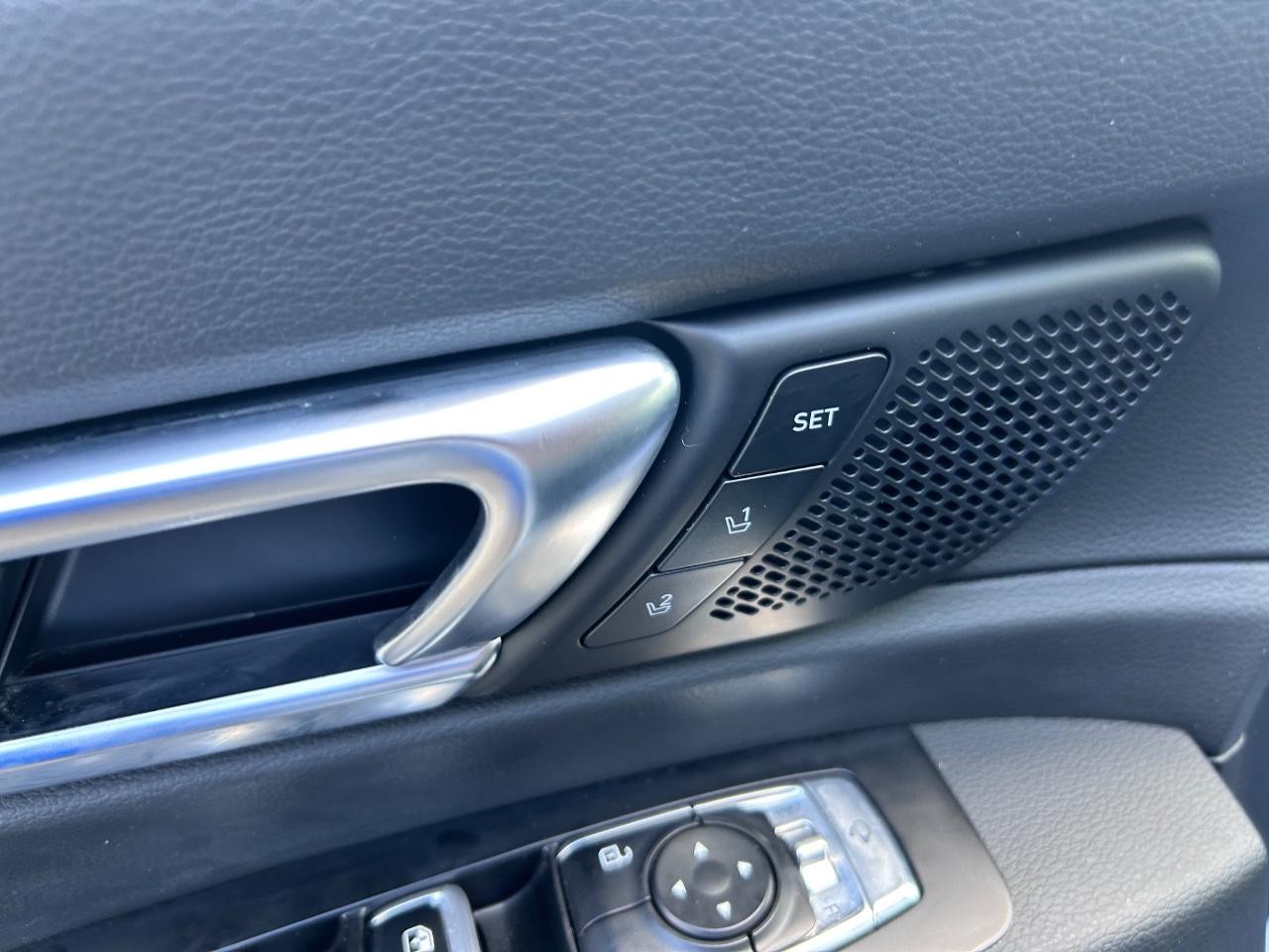 Kia Telluride Vehicle Full-screen Gallery Image 20