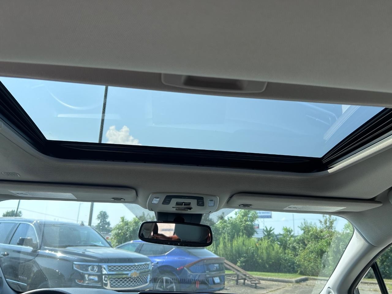 Toyota Sienna Vehicle Full-screen Gallery Image 10