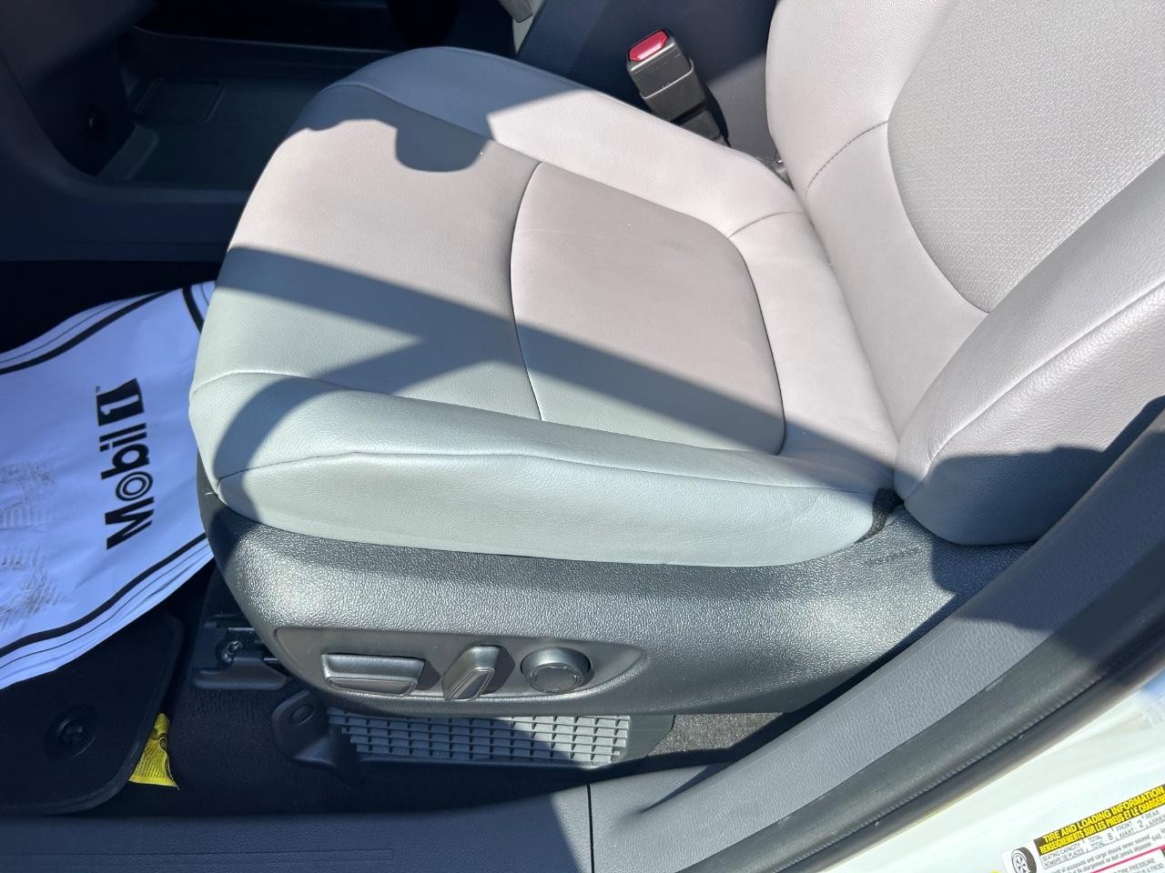 Toyota Sienna Vehicle Full-screen Gallery Image 20