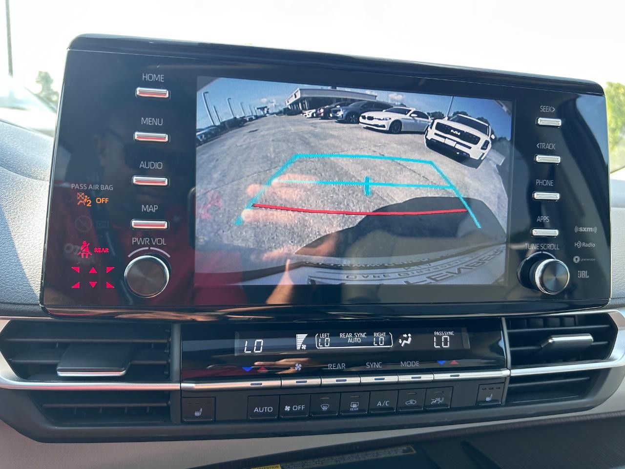 Toyota Sienna Vehicle Full-screen Gallery Image 22