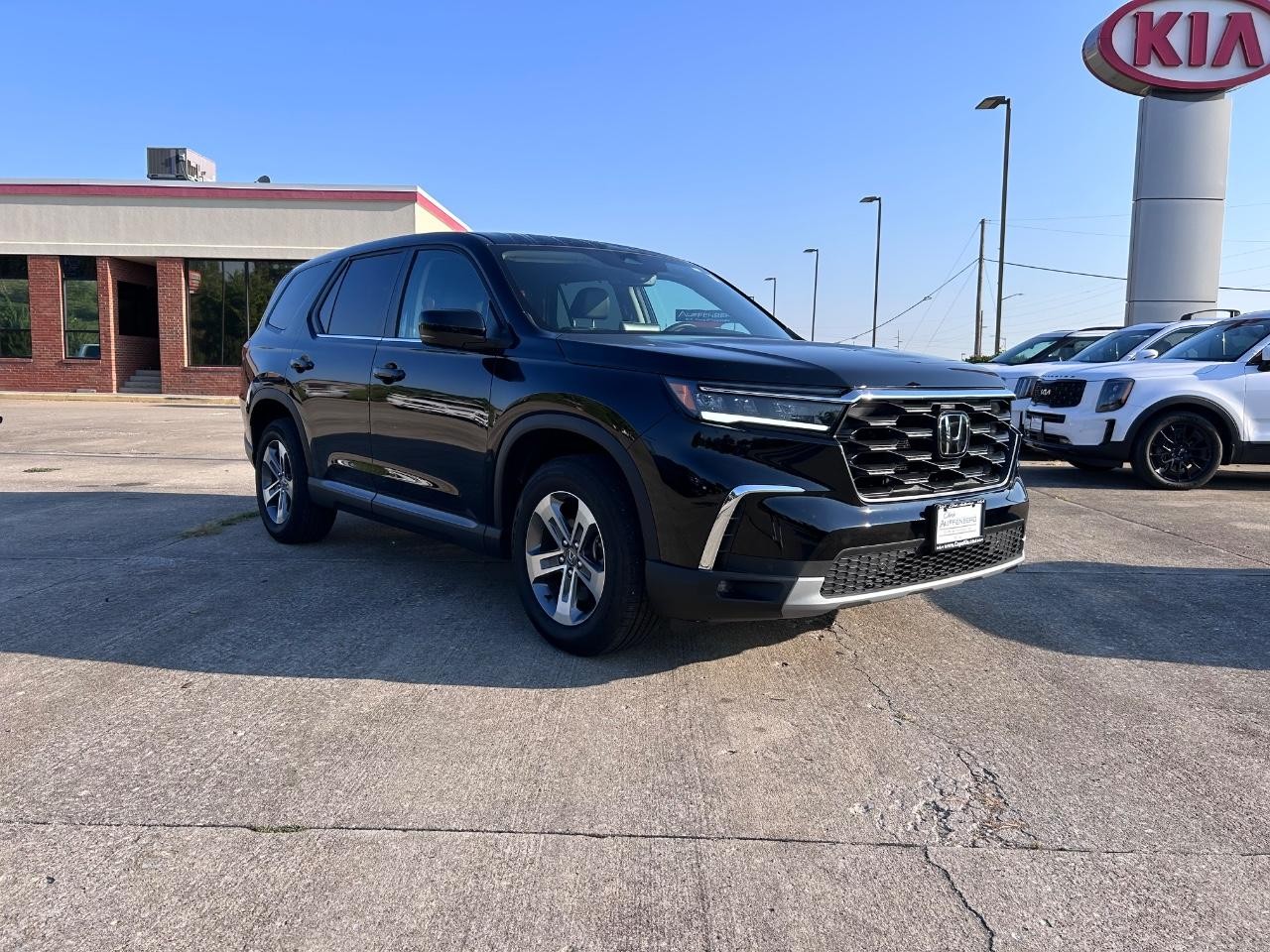 Honda Pilot Vehicle Full-screen Gallery Image 01