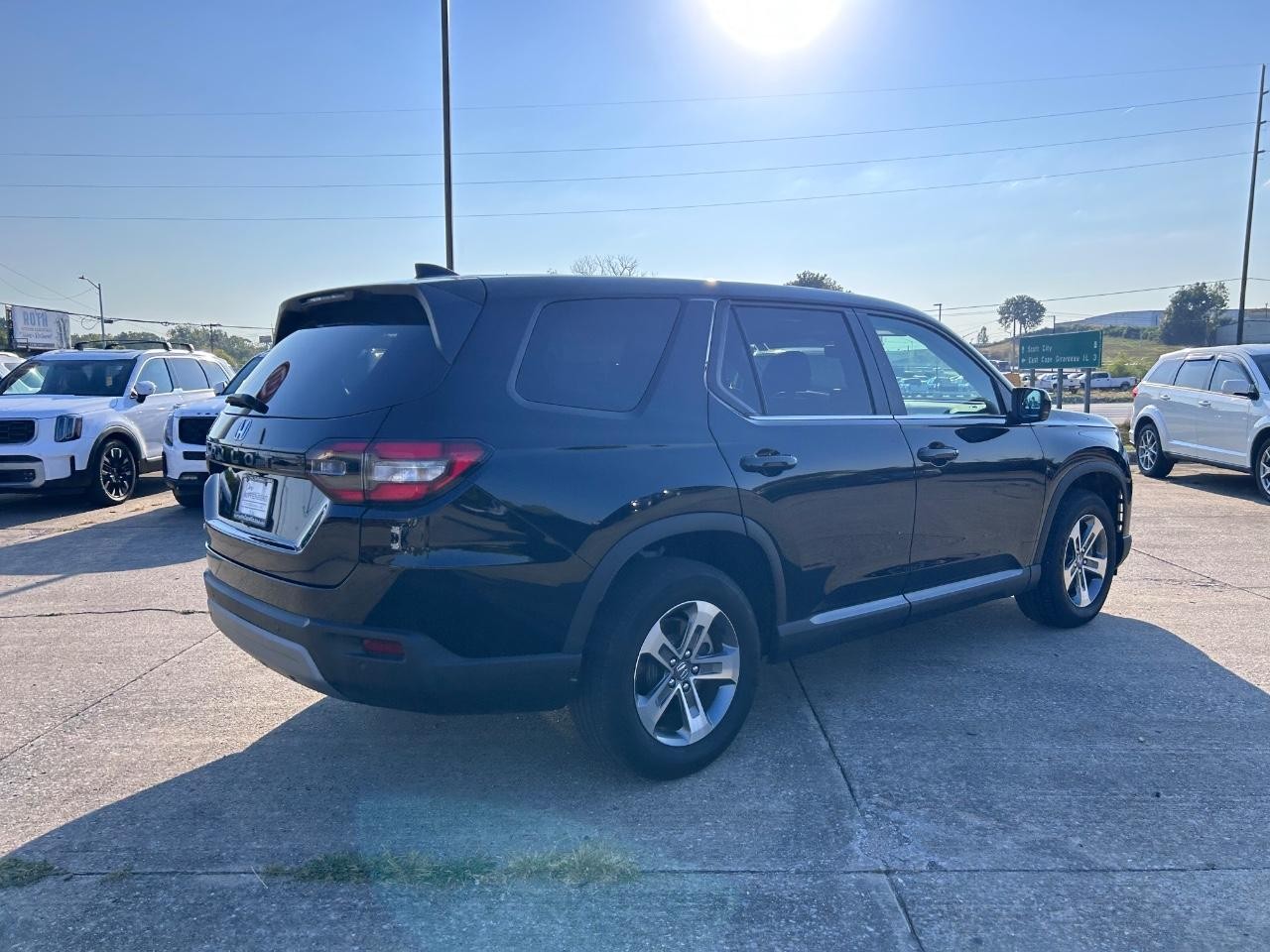 Honda Pilot Vehicle Full-screen Gallery Image 03